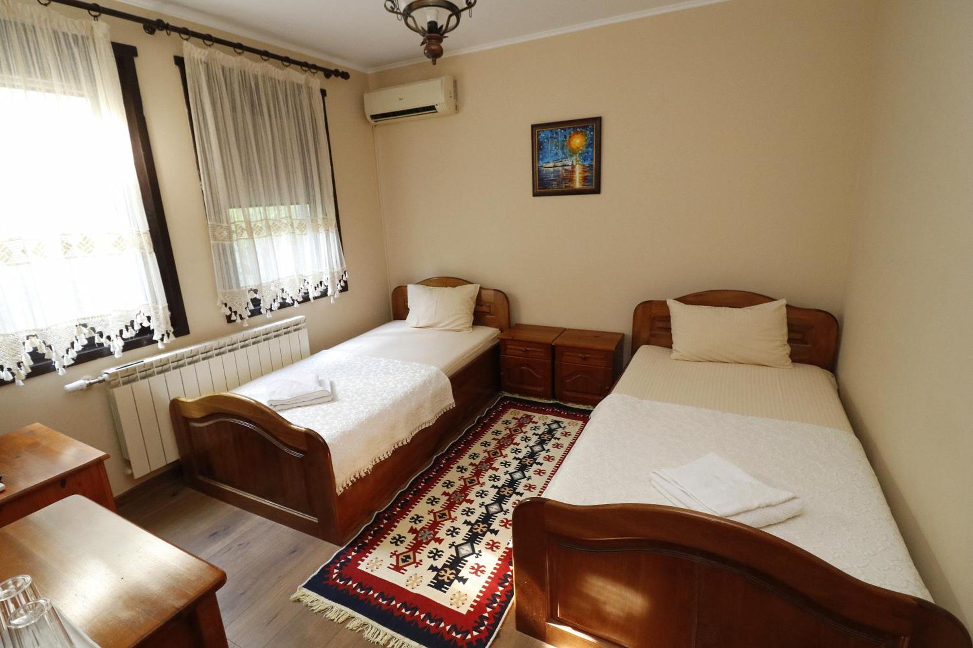 Family Hotel Arbanashka Sreshta Arbanasi Exterior foto